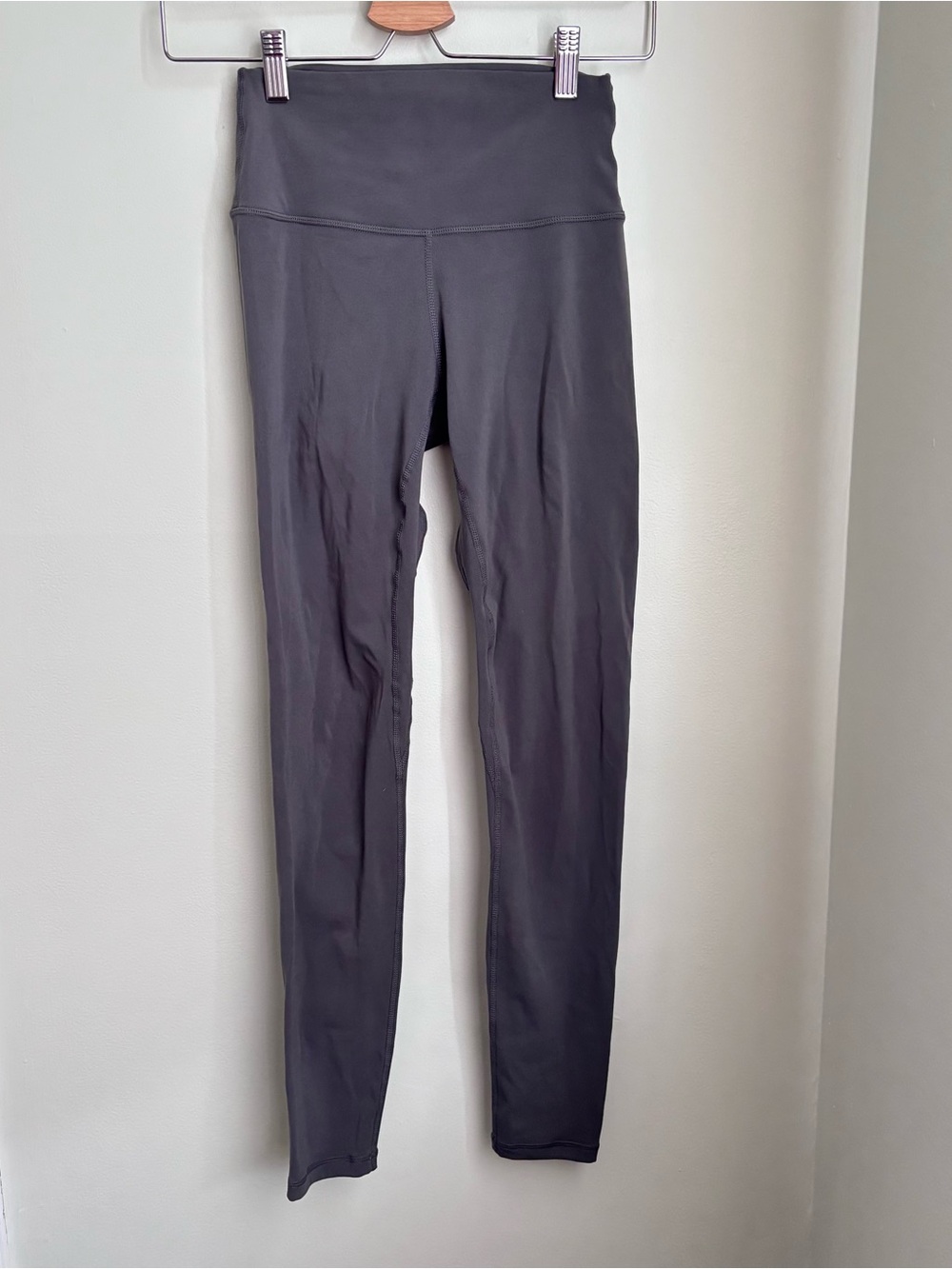 Born primitive High-Waist Gray Leggings size M euc CrossFit training